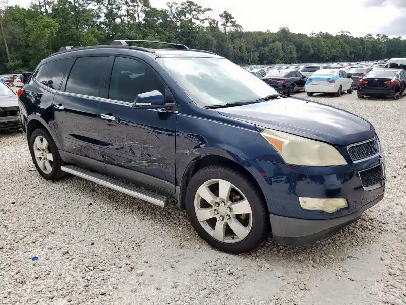 2011 CHEVROLET TRAVERSE LT  