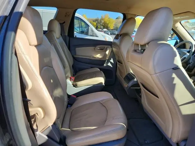 2010 CHEVROLET TRAVERSE LT  