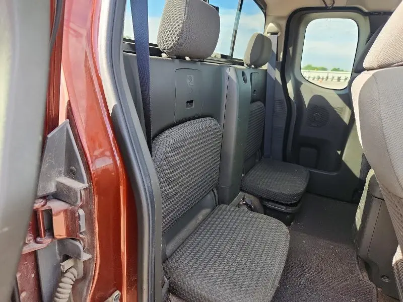 2017 NISSAN FRONTIER SV V6  