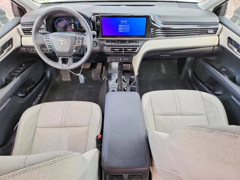 2025 TOYOTA CAMRY XLE  