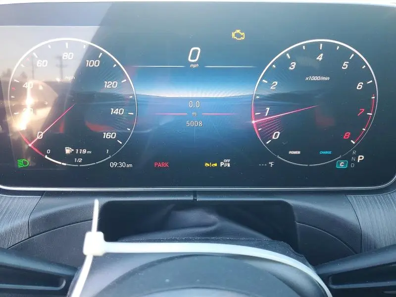 2025 MERCEDES-BENZ C 300  