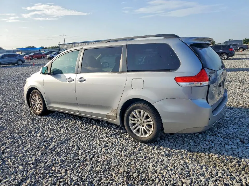 2012 TOYOTA SIENNA XLE 8-PASSENGER  