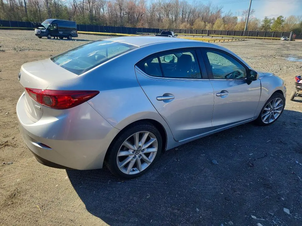 2017 MAZDA 3 TOURING  