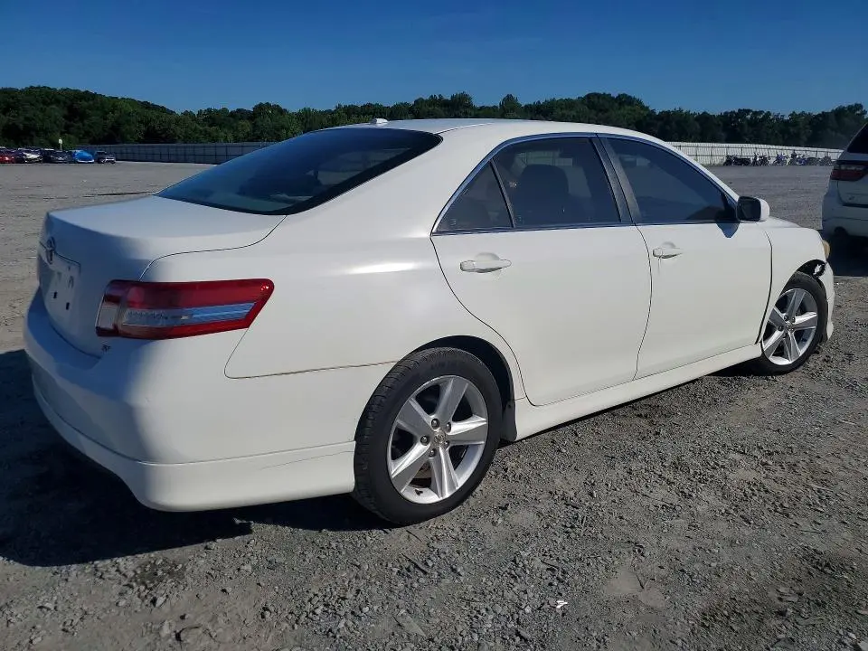 2010 TOYOTA CAMRY SE V6  