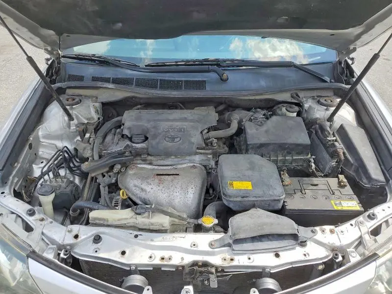 2014 TOYOTA CAMRY SE  