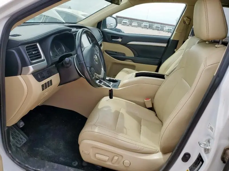 2018 TOYOTA HIGHLANDER SE  