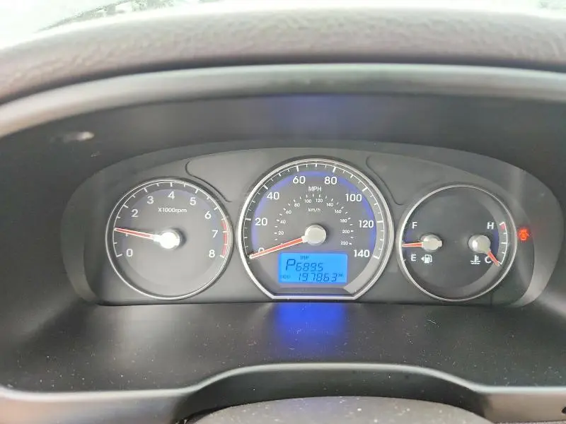 2010 HYUNDAI SANTA FE GLS  