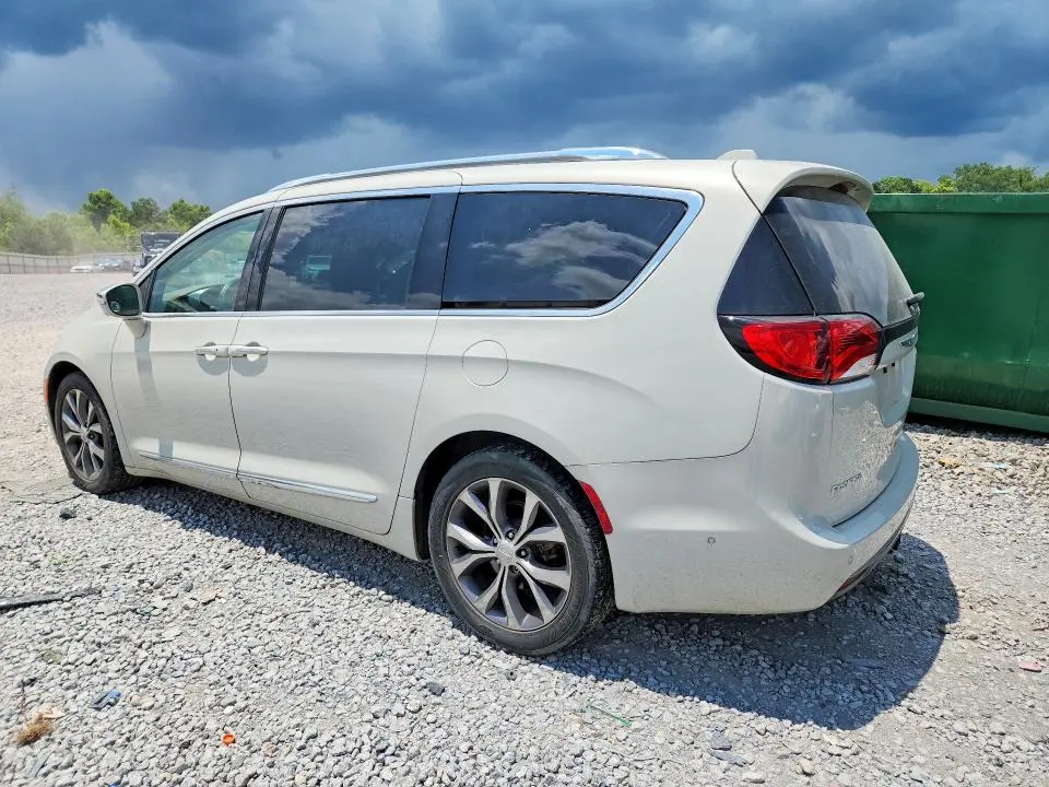 2017 CHRYSLER PACIFICA LIMITED  