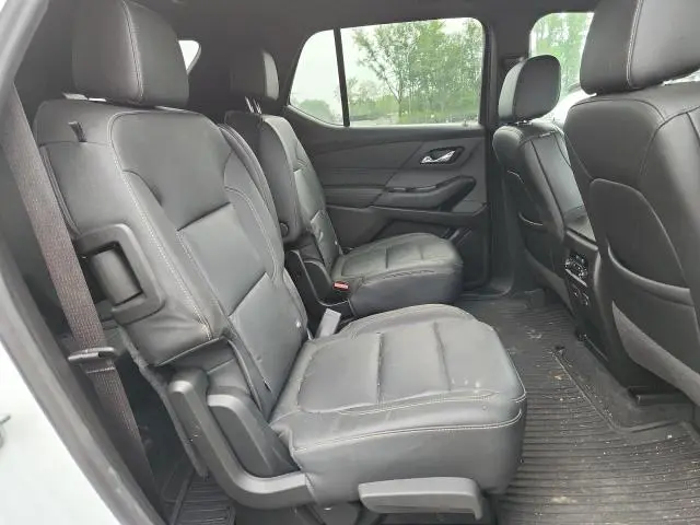 2023 CHEVROLET TRAVERSE LT  