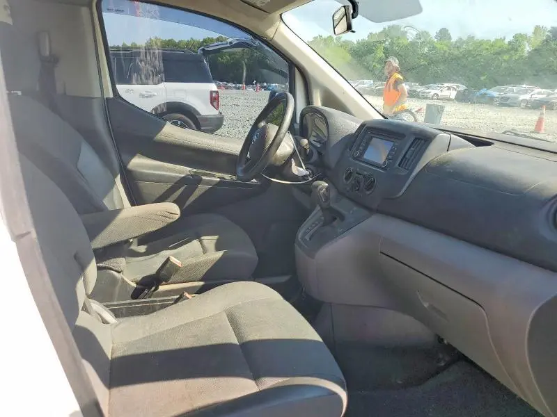 2014 NISSAN NV200 SV  