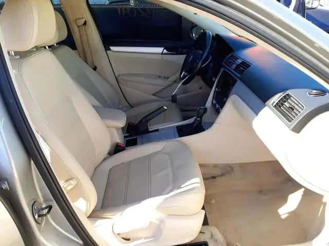 2012 VOLKSWAGEN PASSAT SE