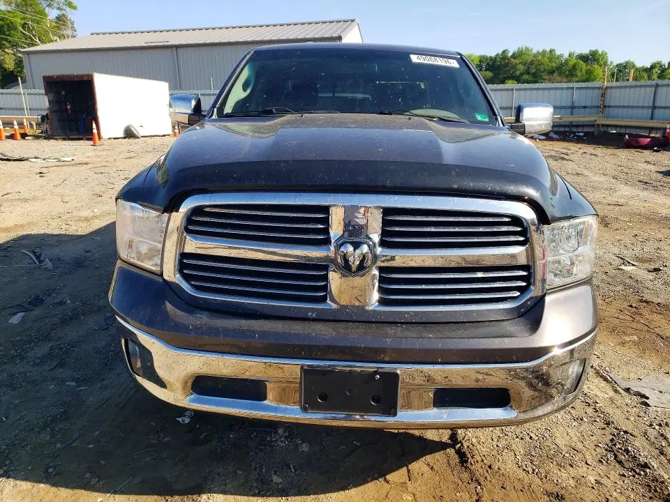 2015 RAM 1500 SLT  