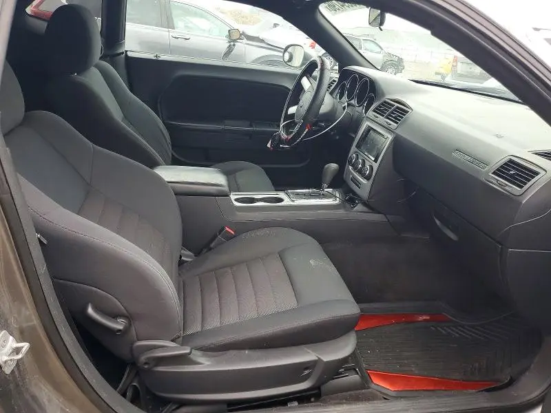2010 DODGE CHALLENGER SE  