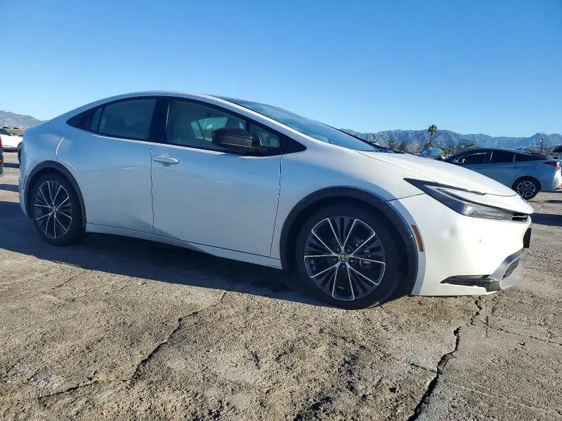 2024 TOYOTA PRIUS LE  