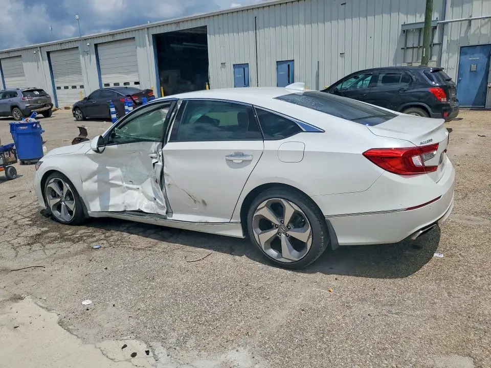 2019 HONDA ACCORD TOURING  