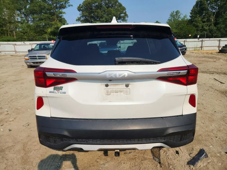 2023 KIA SELTOS LX  