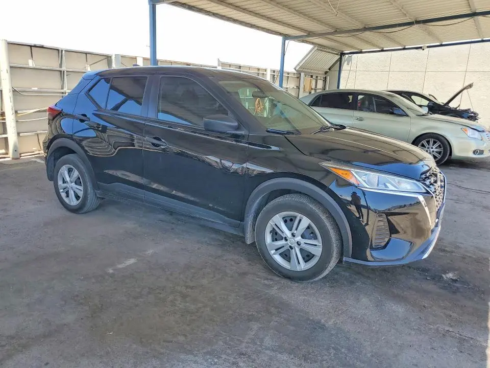 2024 NISSAN KICKS S  