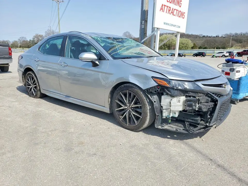 2022 TOYOTA CAMRY SE  
