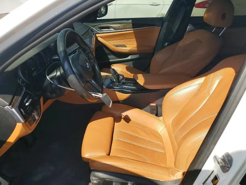 2019 BMW 530E   