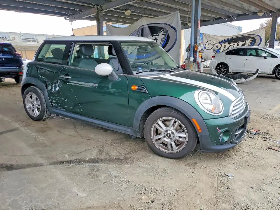 2013 MINI COOPER   