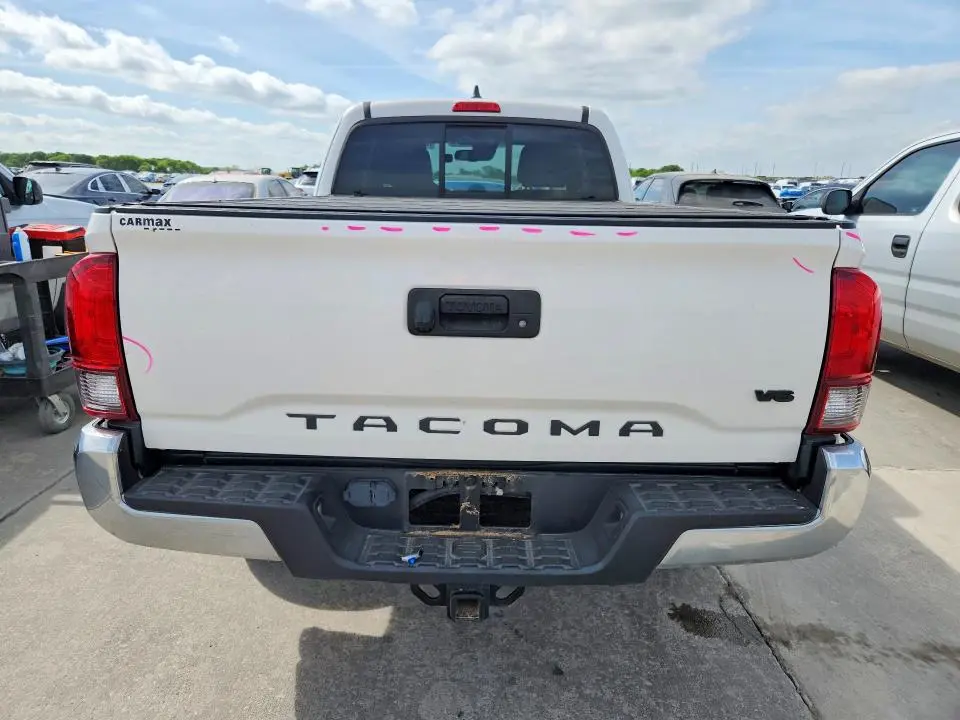 2021 TOYOTA TACOMA SR5 V6  