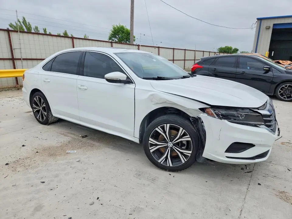 2021 VOLKSWAGEN PASSAT SE  