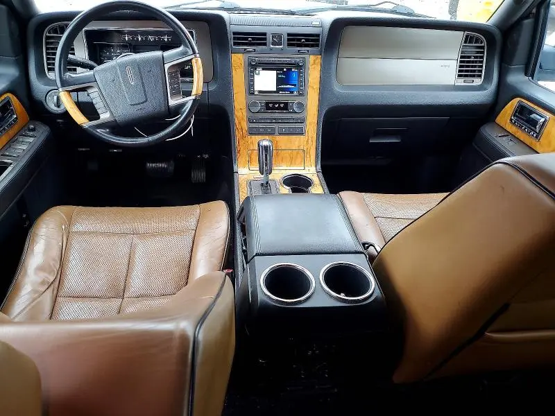 2011 LINCOLN NAVIGATOR   