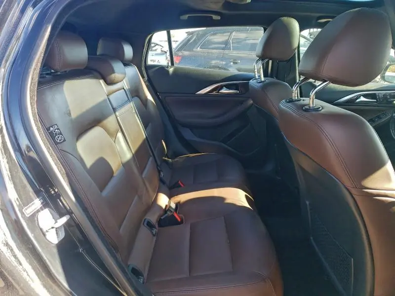 2018 INFINITI QX30 BASE  