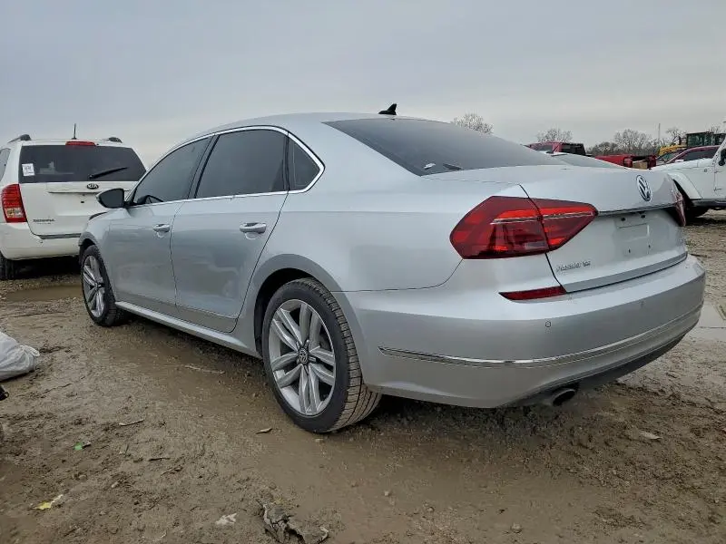 2017 VOLKSWAGEN PASSAT SE  