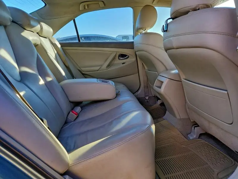 2011 TOYOTA CAMRY LE  