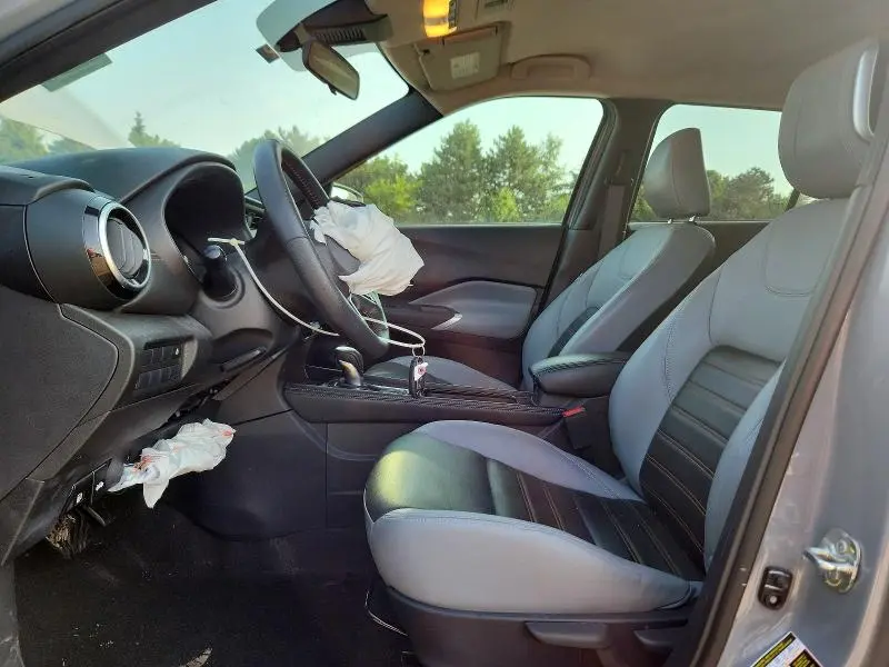 2021 NISSAN KICKS SR  