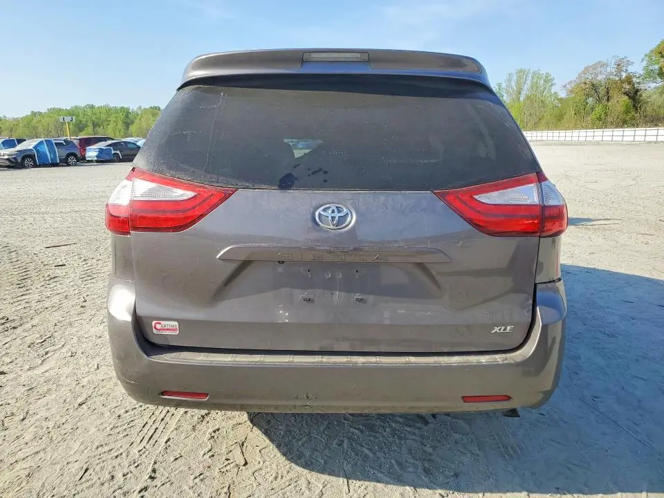 2015 TOYOTA SIENNA XLE 8-PASSENGER  