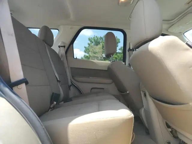 2010 FORD ESCAPE XLT  