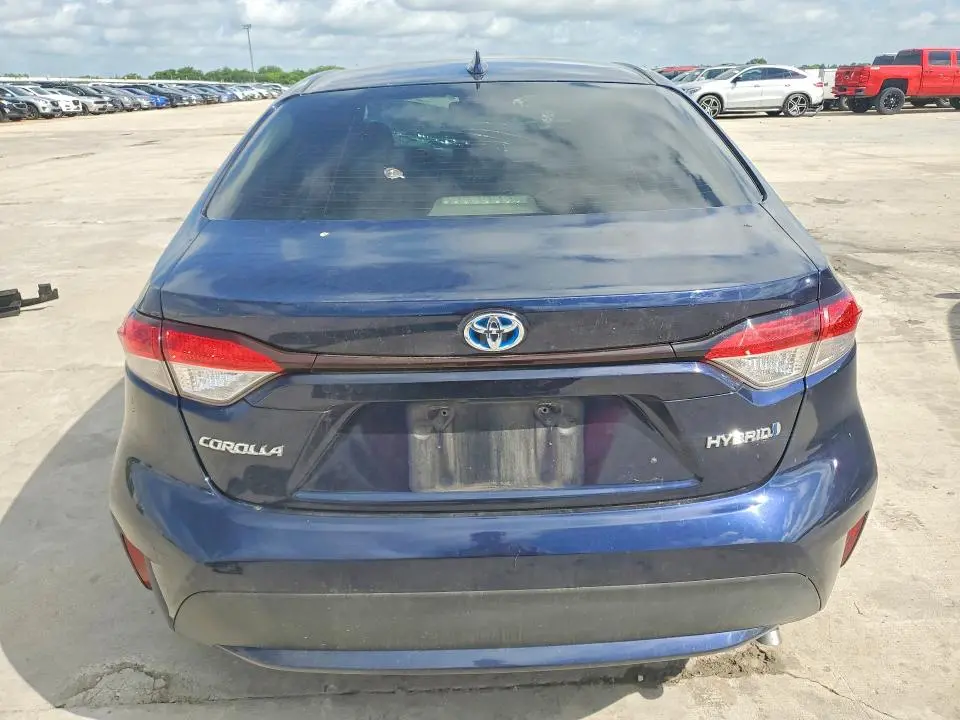 2021 TOYOTA COROLLA LE  