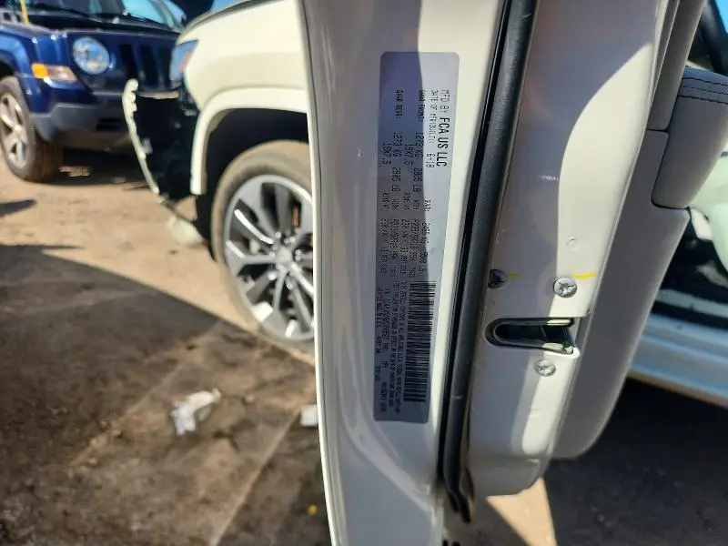 2019 JEEP CHEROKEE OVERLAND  