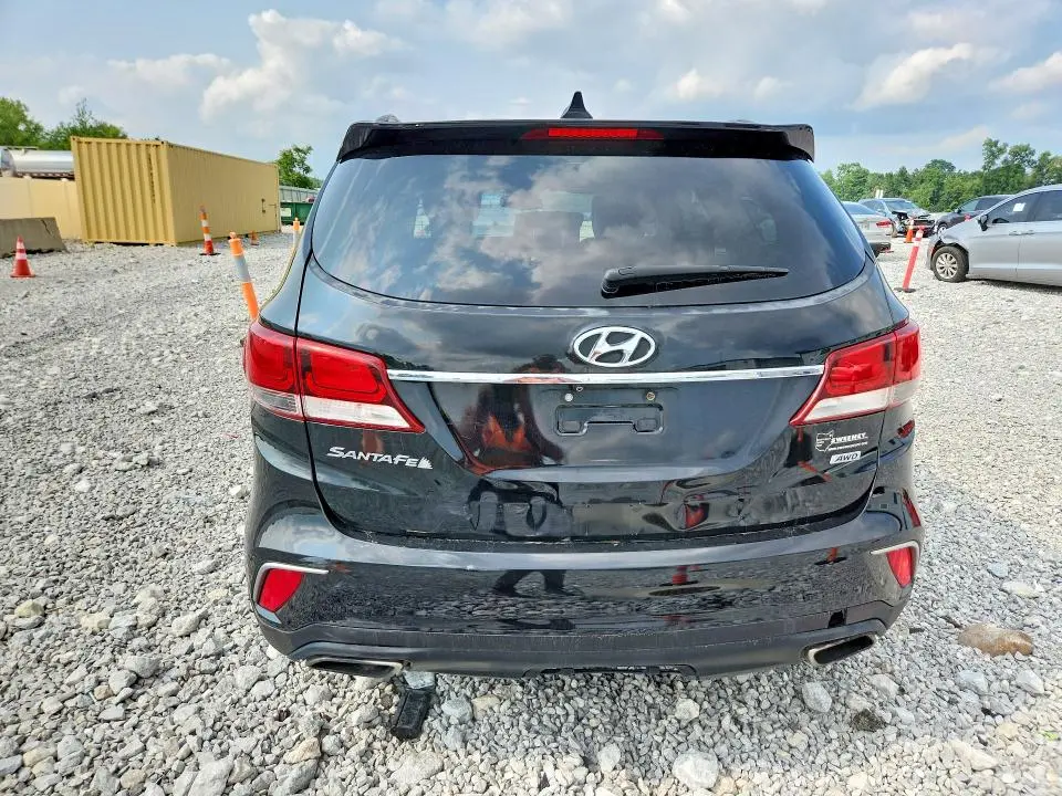 2017 HYUNDAI SANTA FE SE  