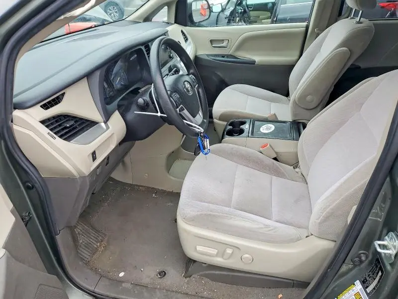 2020 TOYOTA SIENNA LE 8-PASSENGER  