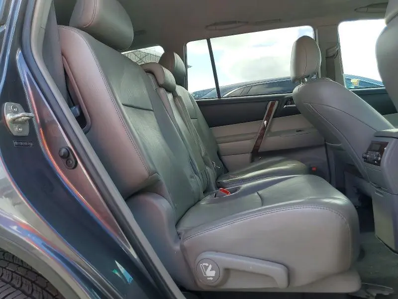 2013 TOYOTA HIGHLANDER LIMITED  