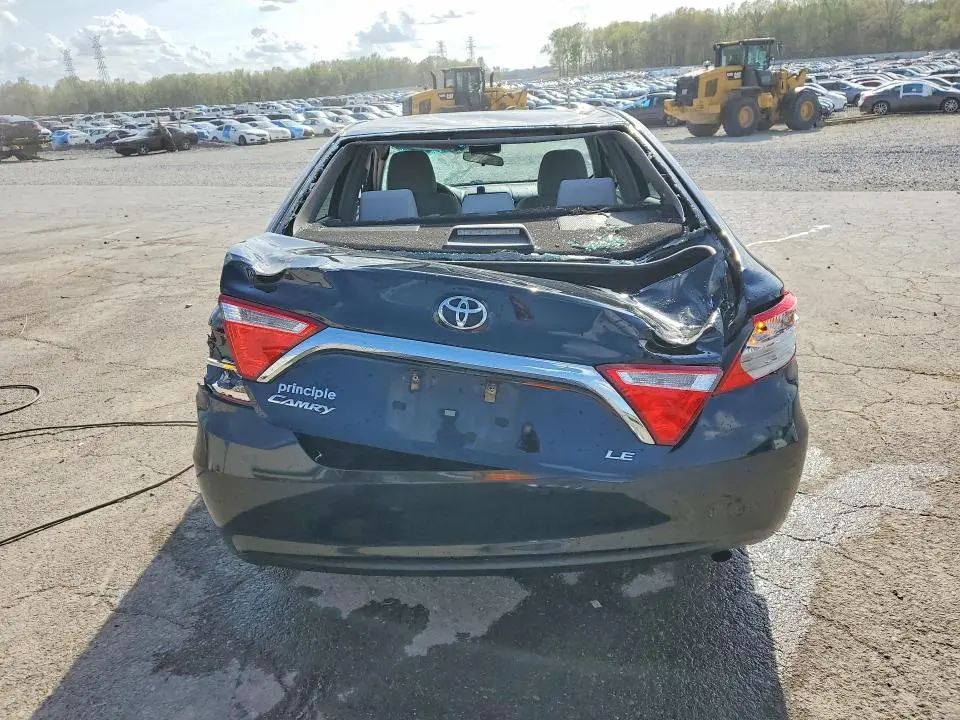 2016 TOYOTA CAMRY LE  