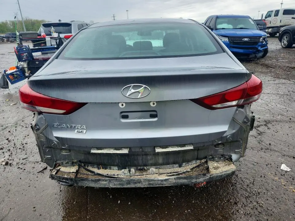 2018 HYUNDAI ELANTRA SE  