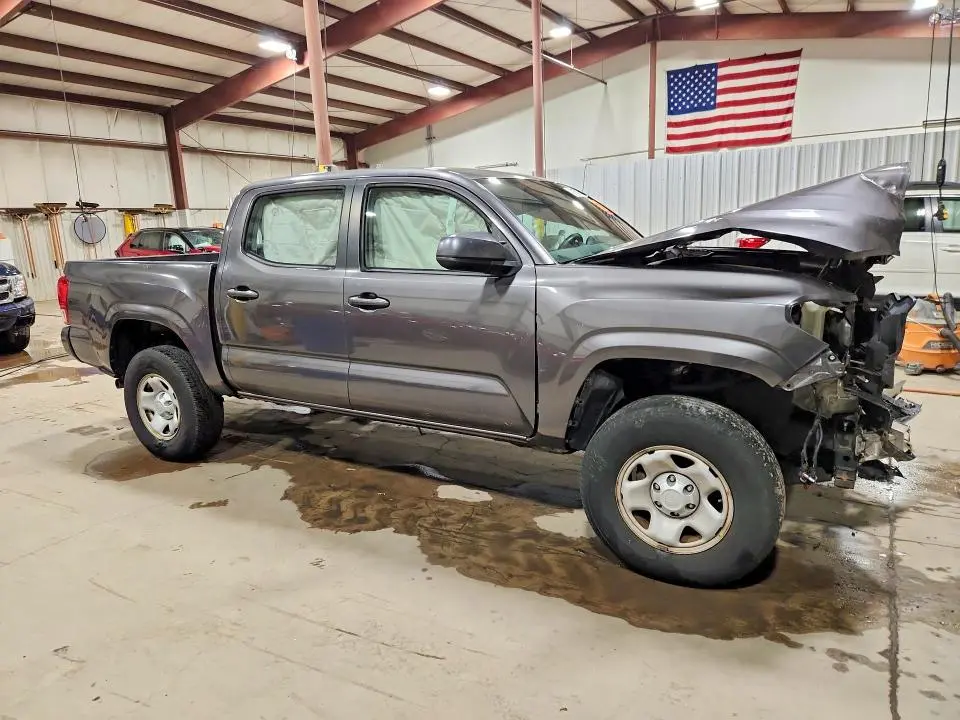 2017 TOYOTA TACOMA SR V6  