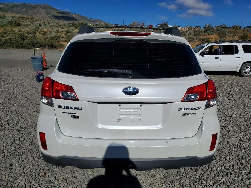 2012 SUBARU OUTBACK 2.5I  