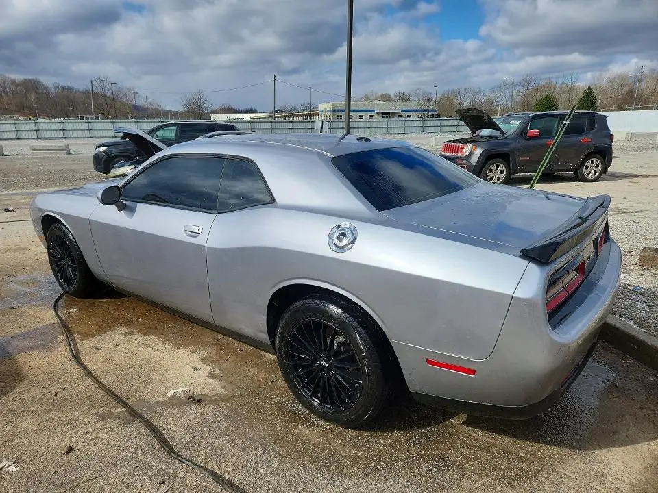 2016 DODGE CHALLENGER SXT  