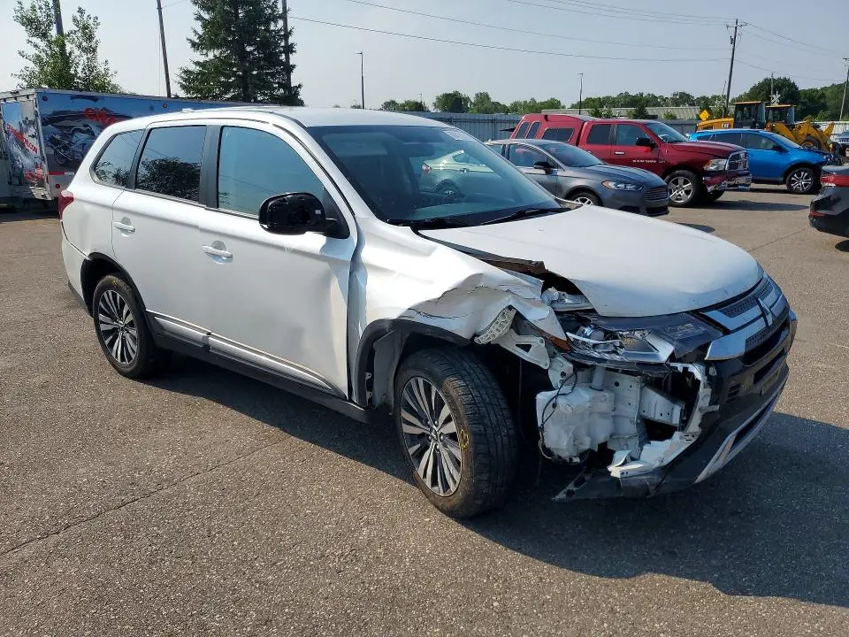 2020 MITSUBISHI OUTLANDER SE  