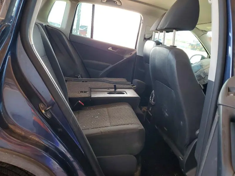 2011 VOLKSWAGEN TIGUAN S  
