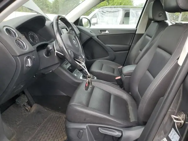 2016 VOLKSWAGEN TIGUAN S  