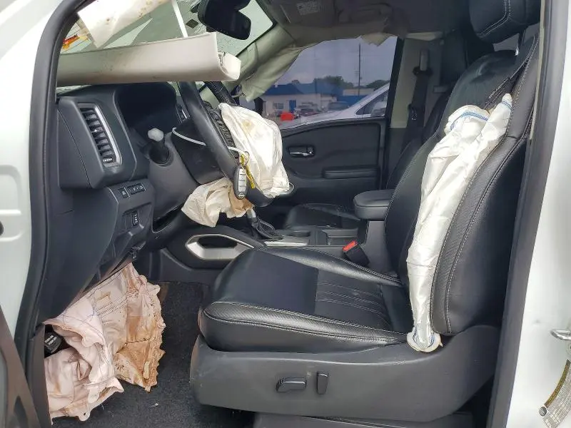 2022 NISSAN FRONTIER SV  