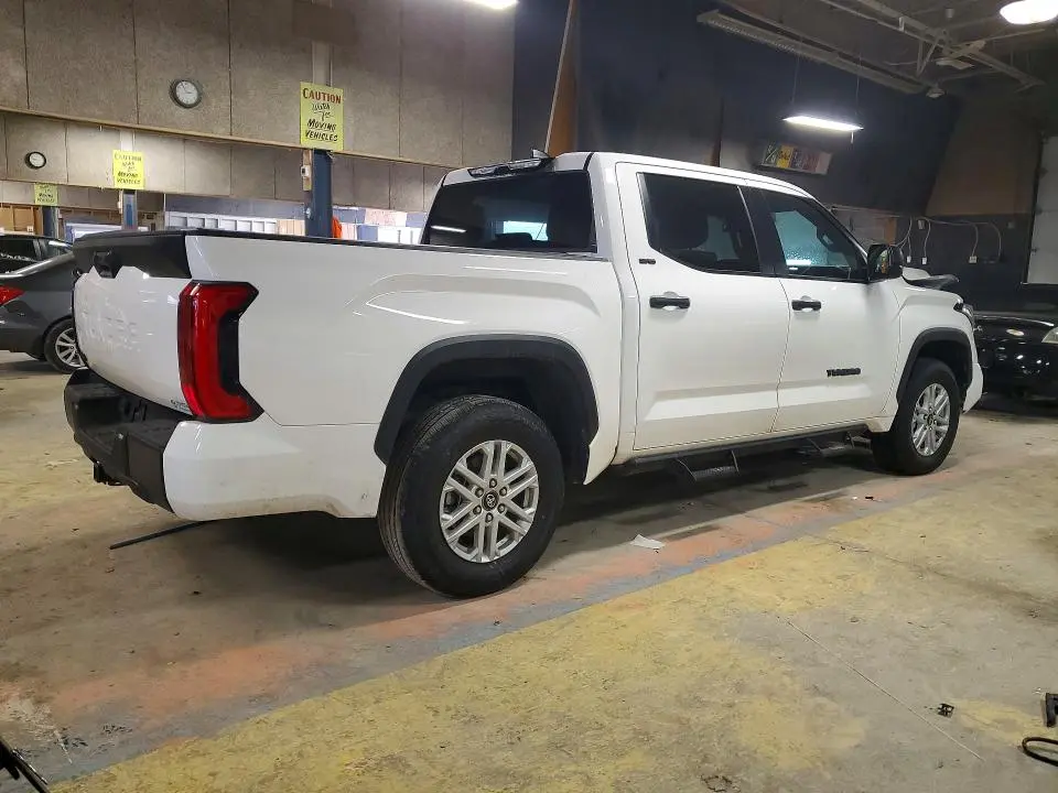 2025 TOYOTA TUNDRA CREWMAX SR  
