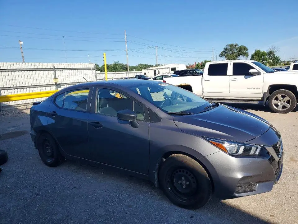 2022 NISSAN VERSA S  