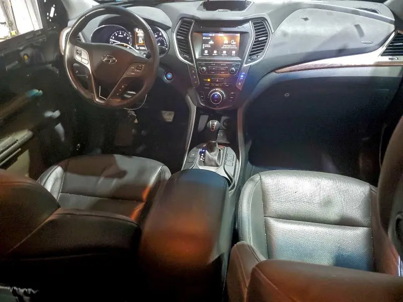 2017 HYUNDAI SANTA FE SE  